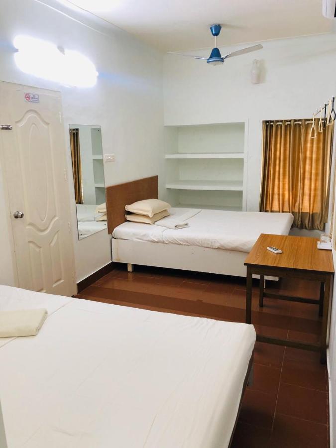 Cherai Natural Beach Hotel Черай Бийч Екстериор снимка