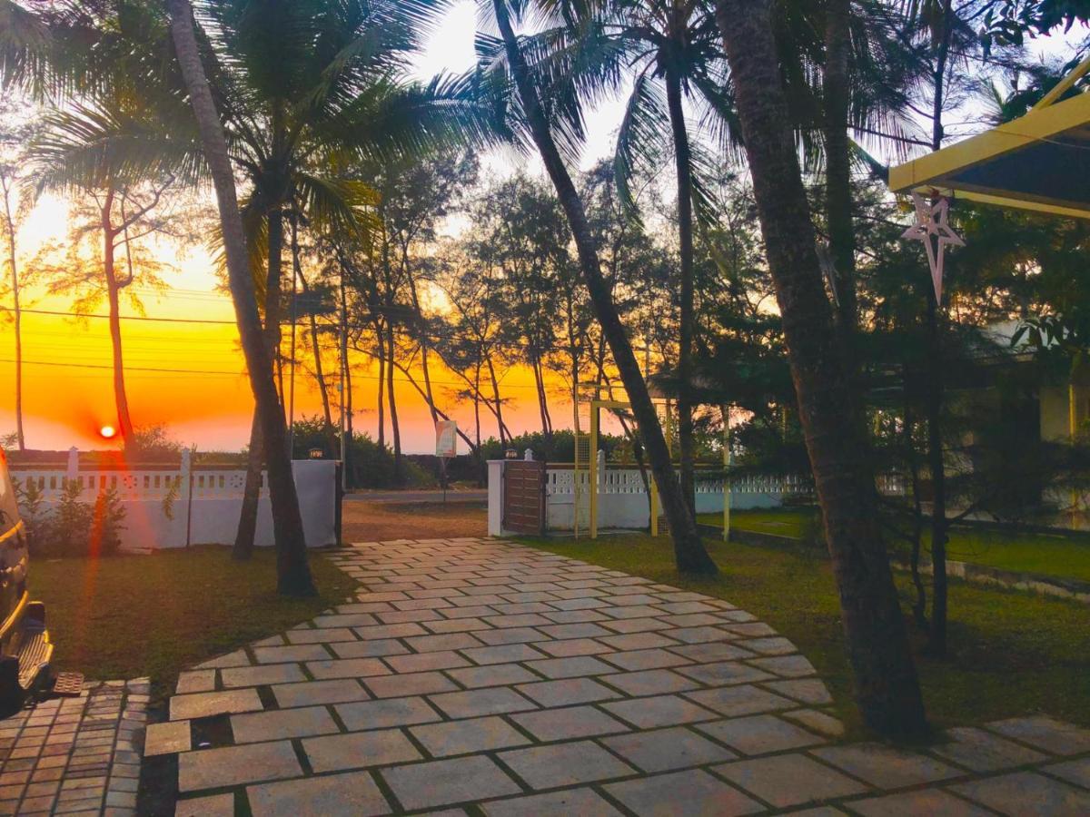 Cherai Natural Beach Hotel Черай Бийч Екстериор снимка