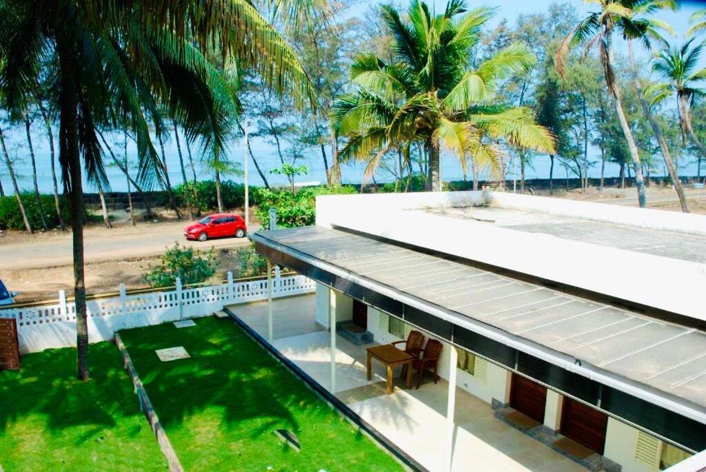 Cherai Natural Beach Hotel Черай Бийч Екстериор снимка